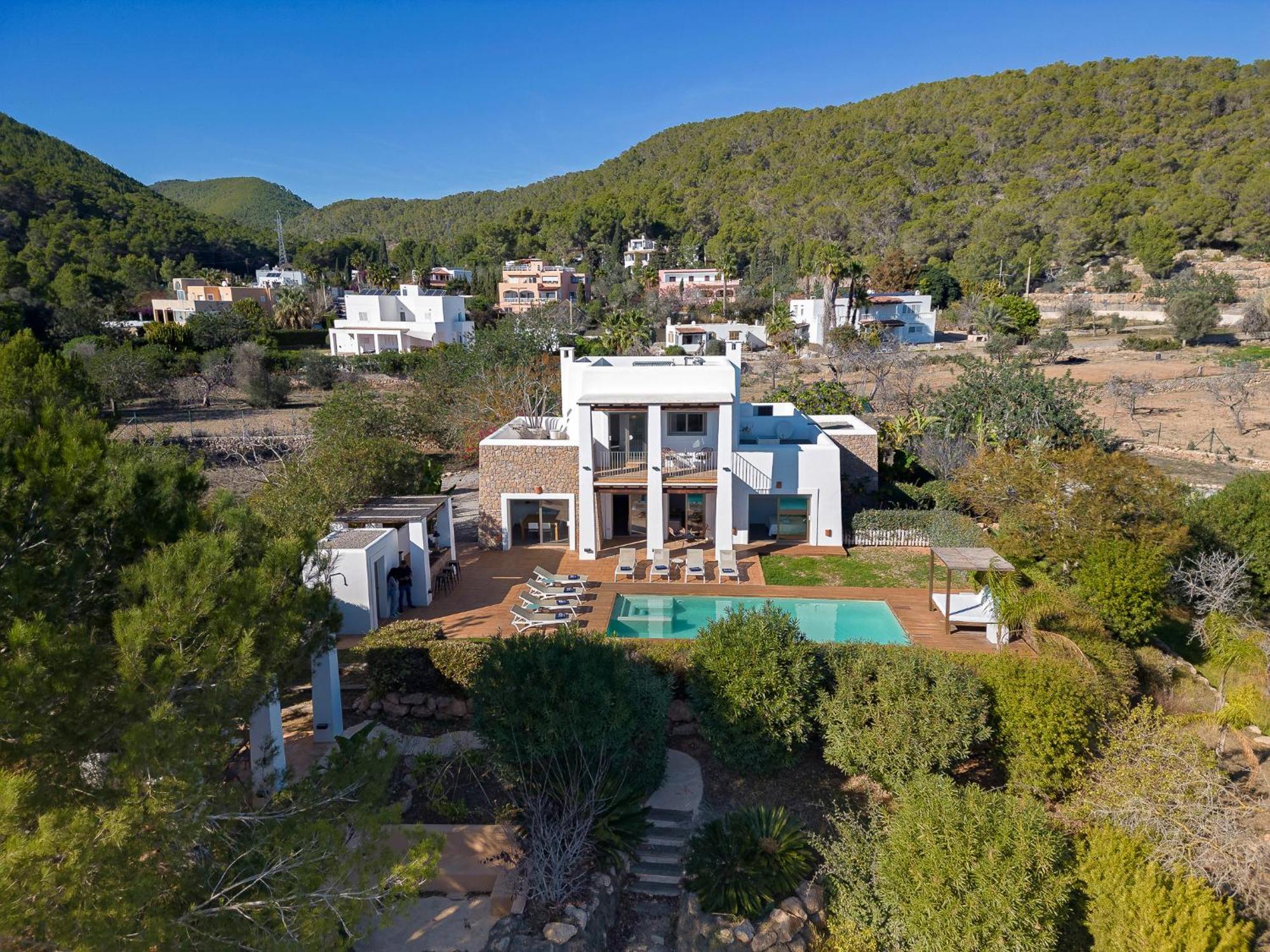 Villa In Sleeps 10 To 12 Guests Ibiza