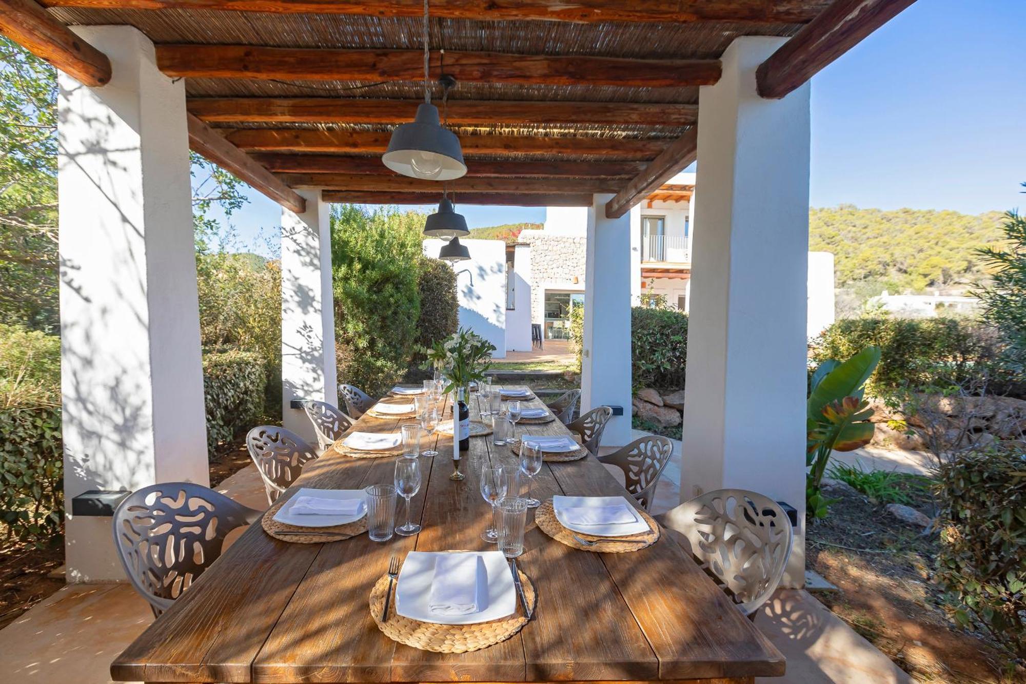 Villa In Sleeps 10 To 12 Guests Ibiza